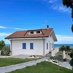 Bed & Breakfast Alma 4*