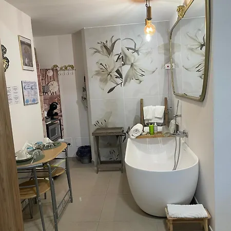 Alma Bed & Breakfast
